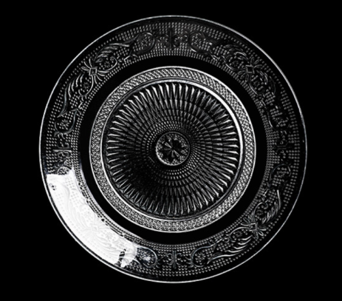 Kryształowy podtalerz dekoracyjny na wesele hurt szklany przezroczysty 32 cm zdobienie ornamentem