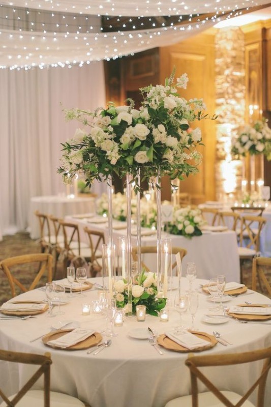 transparentny stojak na kwiaty