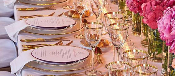 Złote podkładki pod talerze: eleganckie i praktyczne rozwiązanie do dekoracji stołu